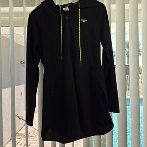 Black hoodie Speedo beach cover up sz M